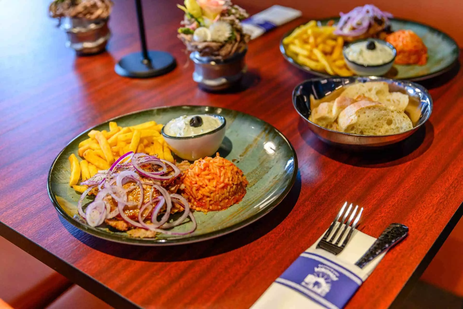 Mykonos Ueberlingen Griechische Spezialitaeten Farhad Ibrahimzade 59lfMHMZugY Unsplash